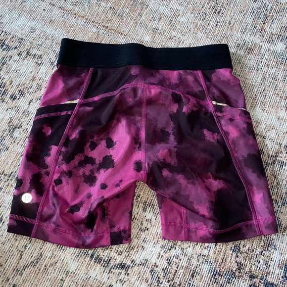 🛑SOLD Lululemon What the Sport Bike Short in Blooming Pixie Raspberry Size 4 - Picture 5 of 9